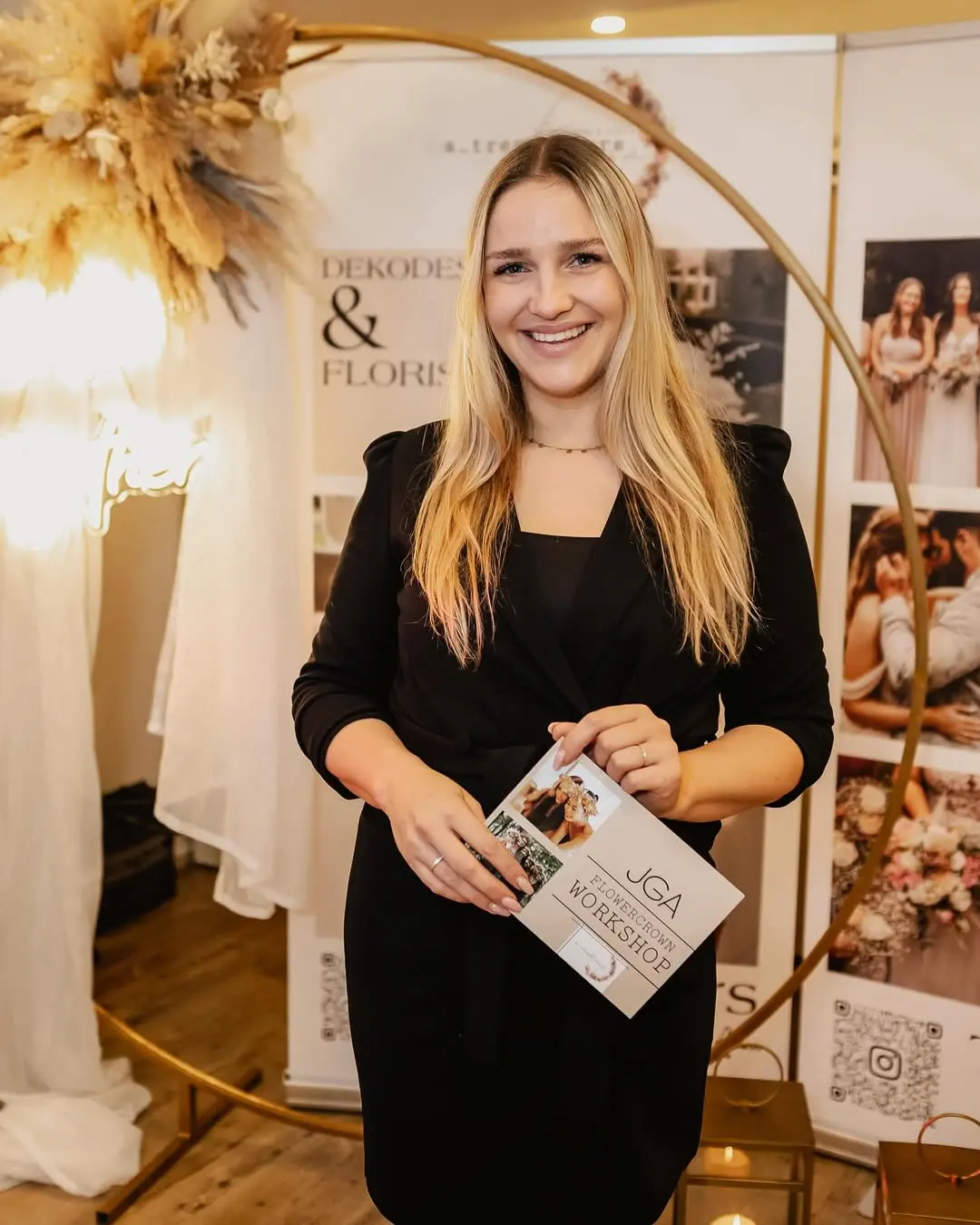 Anni bei der Arbeit — florale Gestaltung für eine Hochzeit